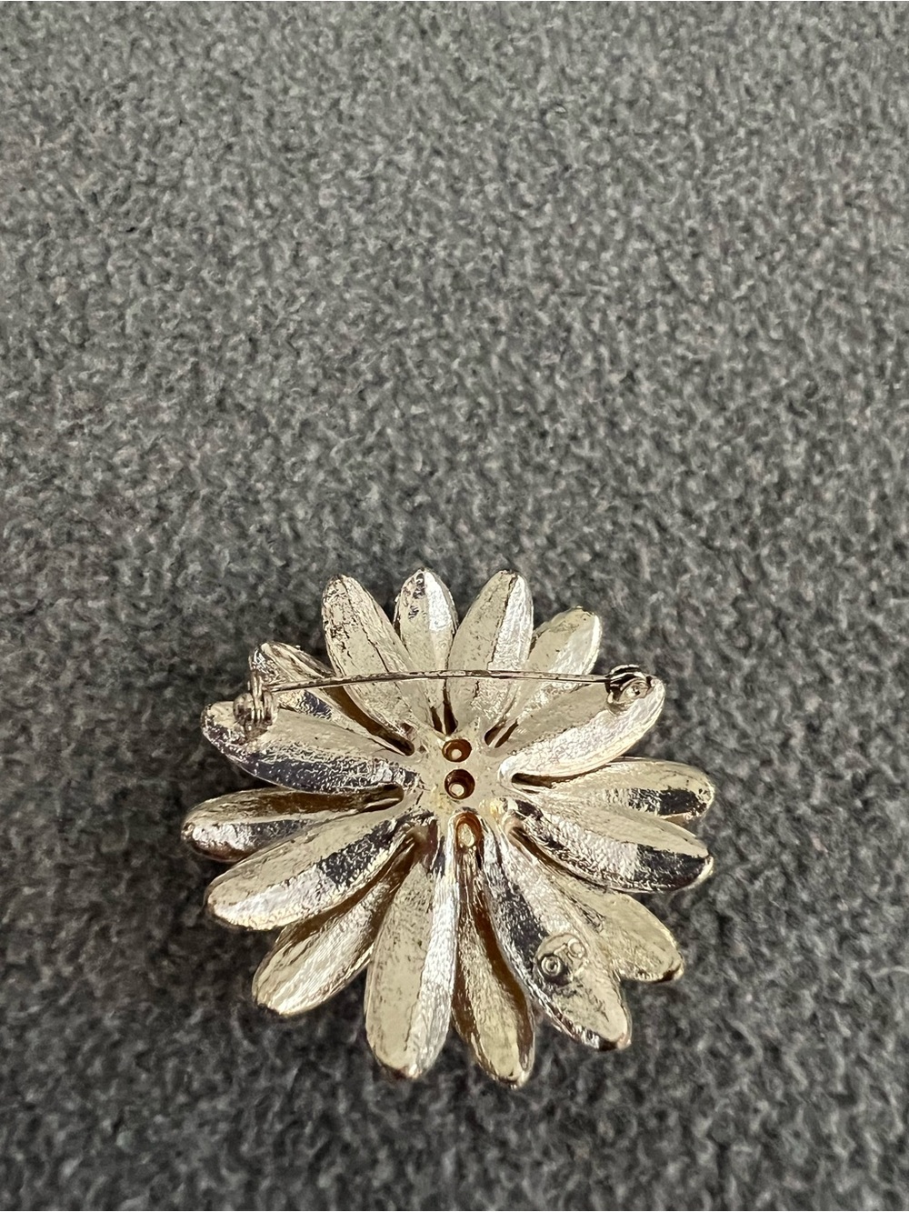 Vintage TC Enamel Daisy Brooch Aurora Borealis Rhinestone Flower Pin - Picture 2 of 3